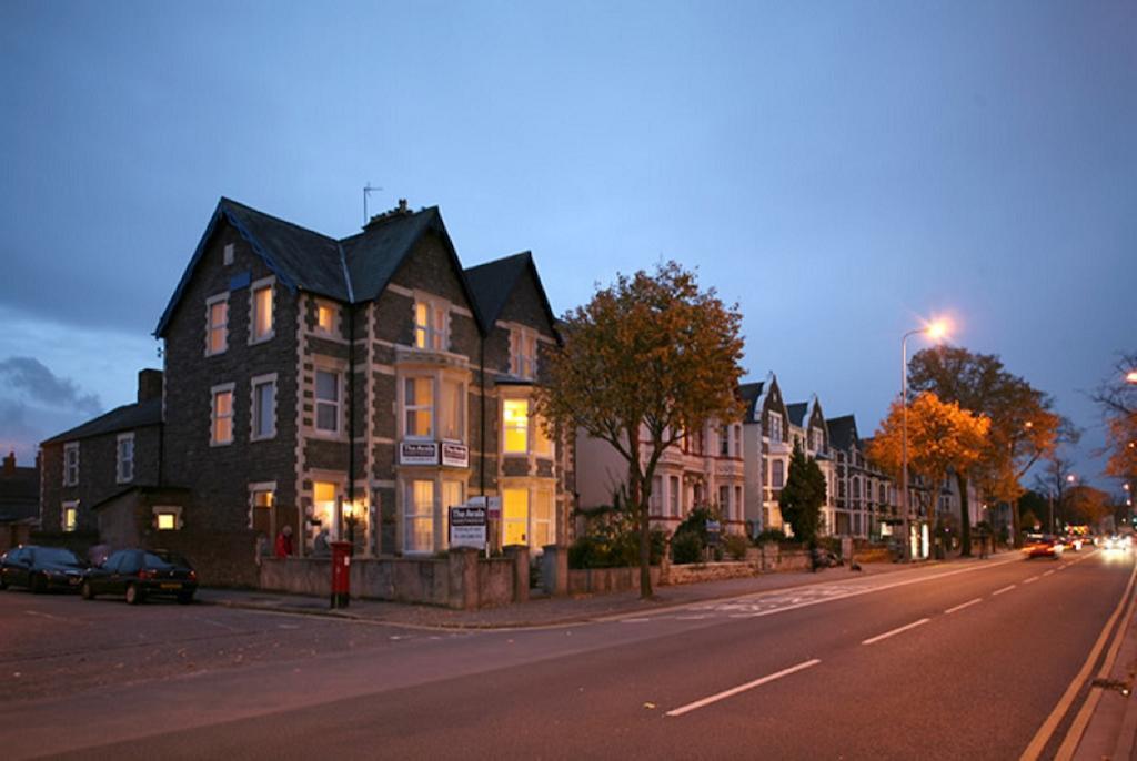 The Avala Guesthouse Cardiff Bagian luar foto